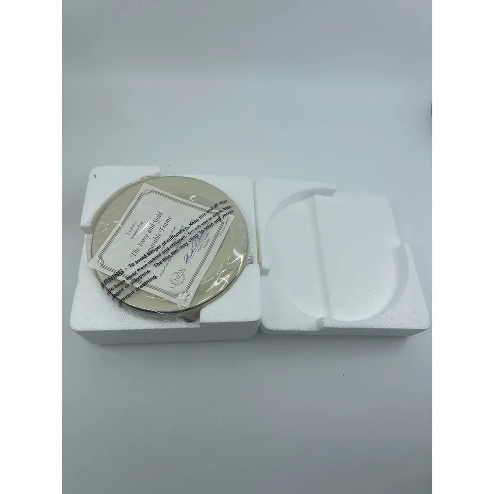 Lenox Ivory Gold Memorable Frame Round Fine China 24K Gold Trim Original‎ Box